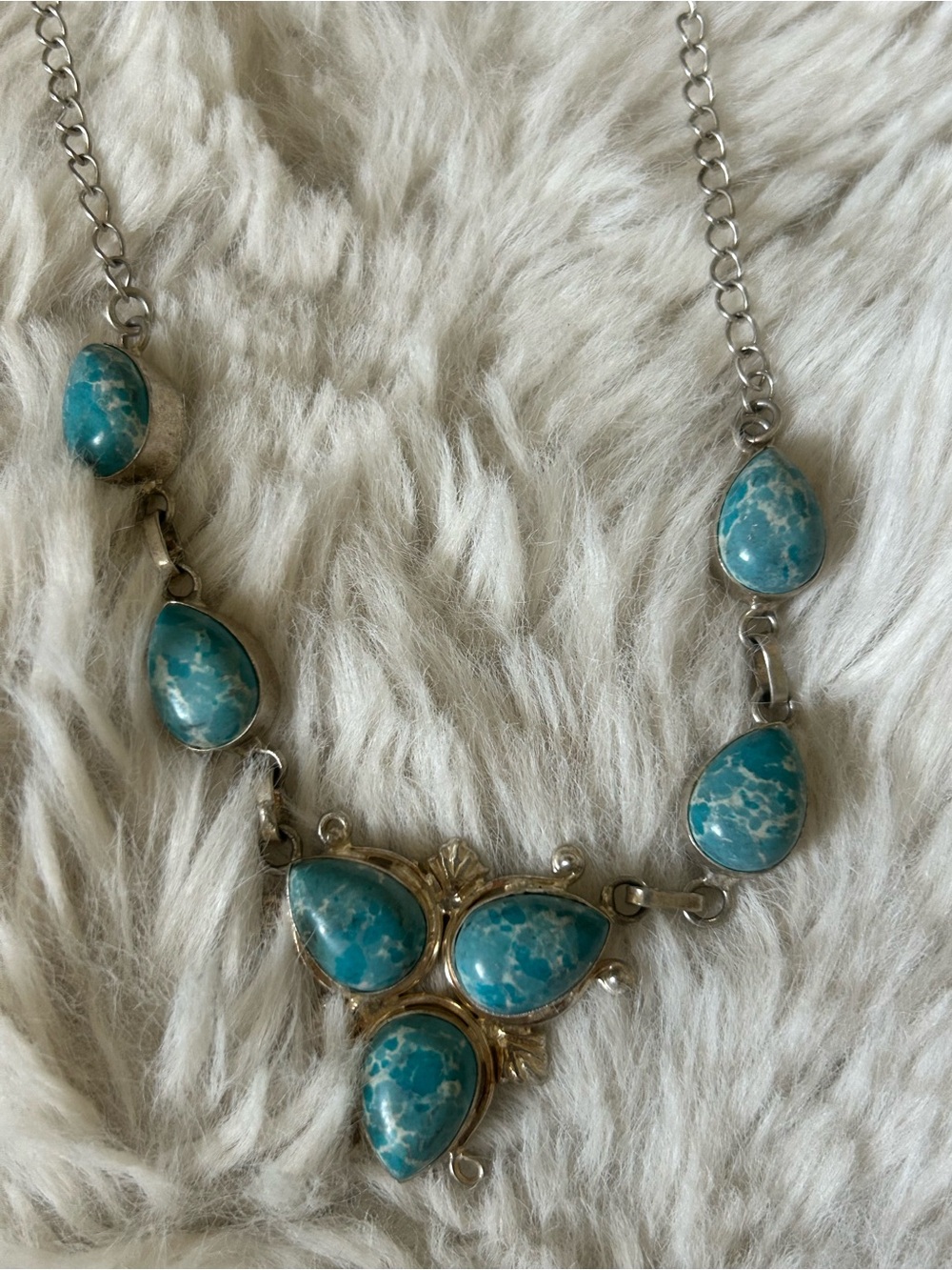 Stunning Turquoise Navajo sterling silver necklace